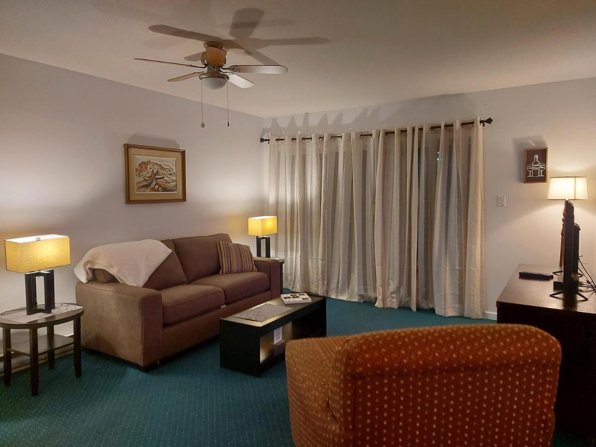 Richter Pass Beach Resort Osoyoos Buitenkant foto