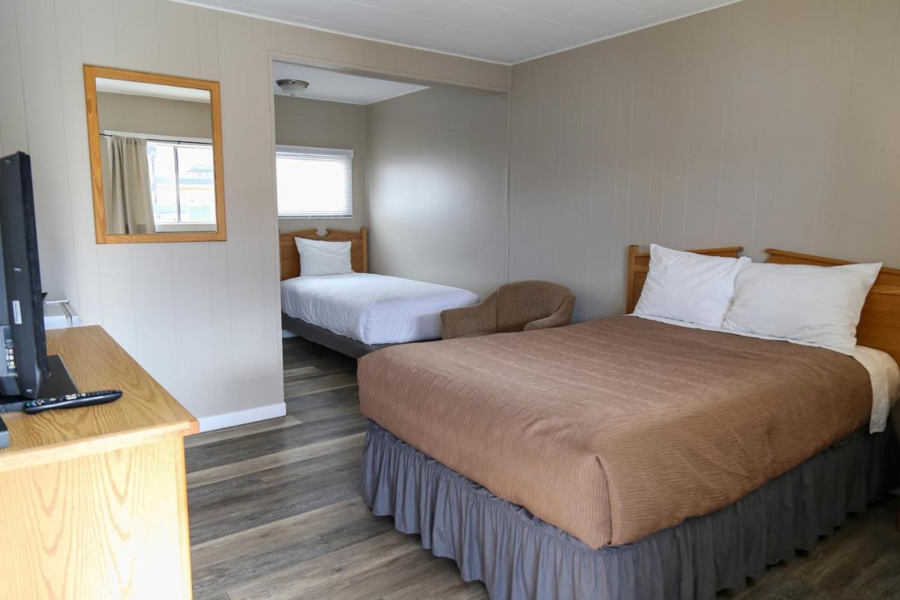 Richter Pass Beach Resort Osoyoos Buitenkant foto