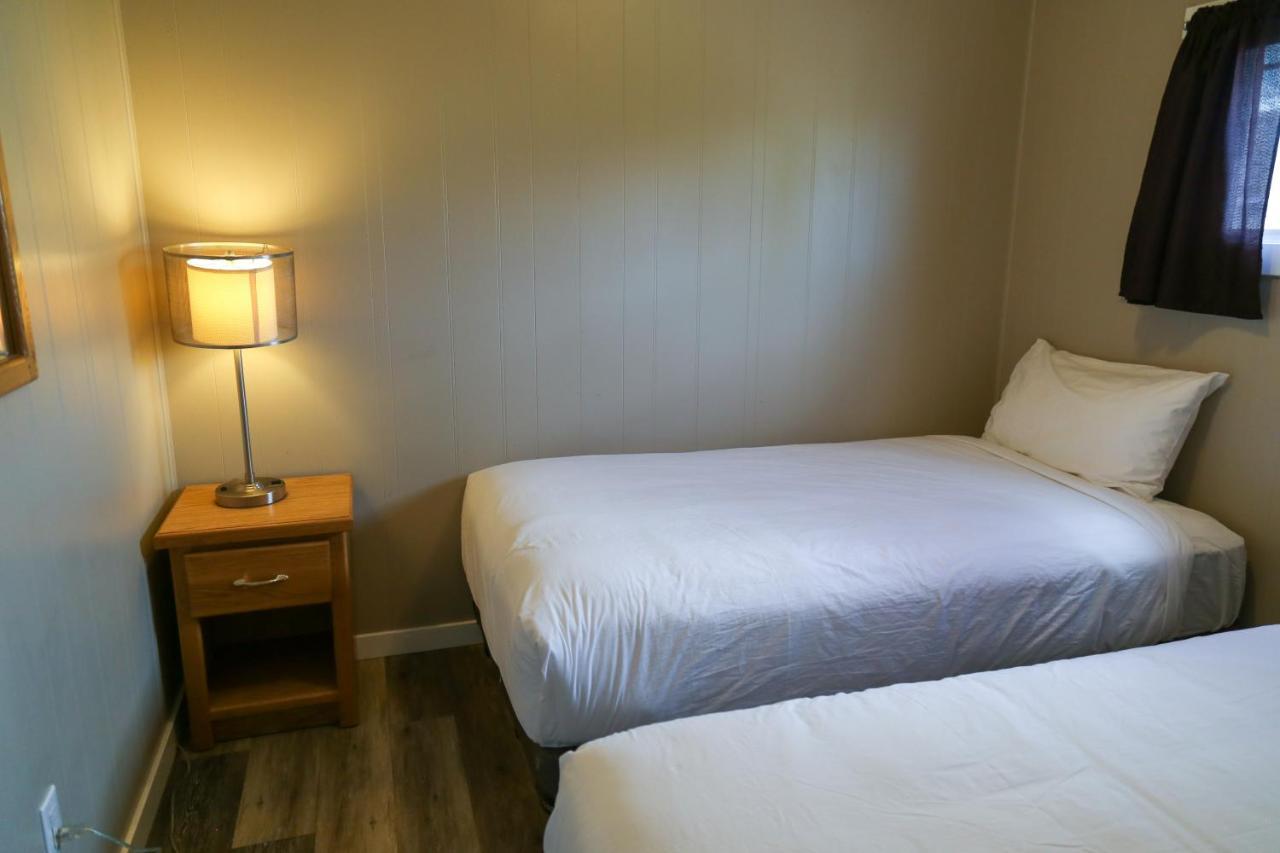 Richter Pass Beach Resort Osoyoos Buitenkant foto