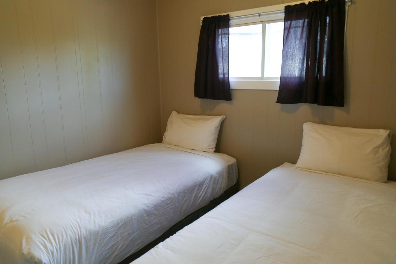 Richter Pass Beach Resort Osoyoos Buitenkant foto