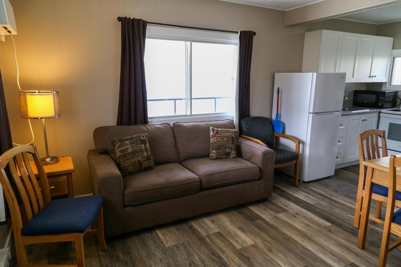 Richter Pass Beach Resort Osoyoos Buitenkant foto