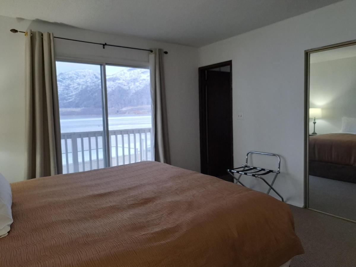 Richter Pass Beach Resort Osoyoos Buitenkant foto