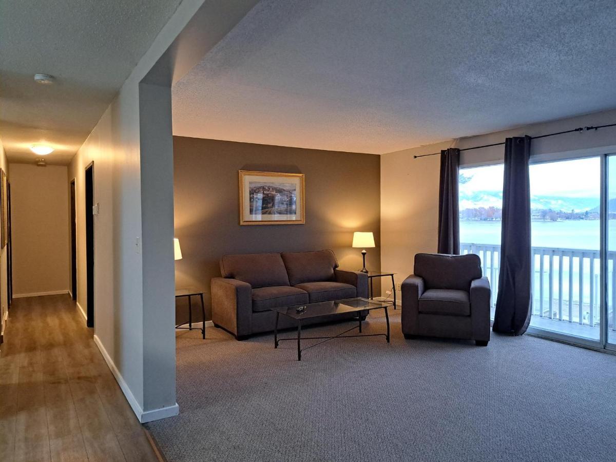 Richter Pass Beach Resort Osoyoos Buitenkant foto