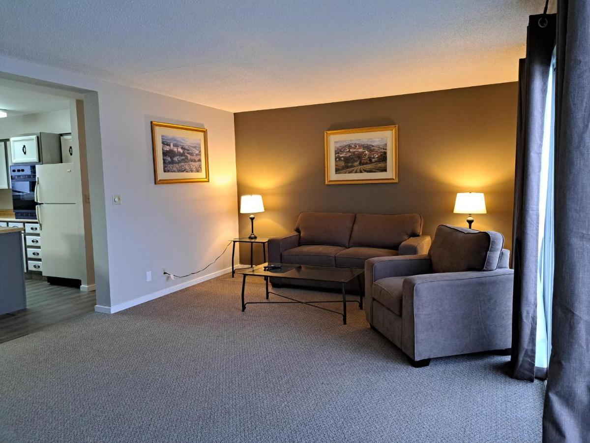 Richter Pass Beach Resort Osoyoos Buitenkant foto